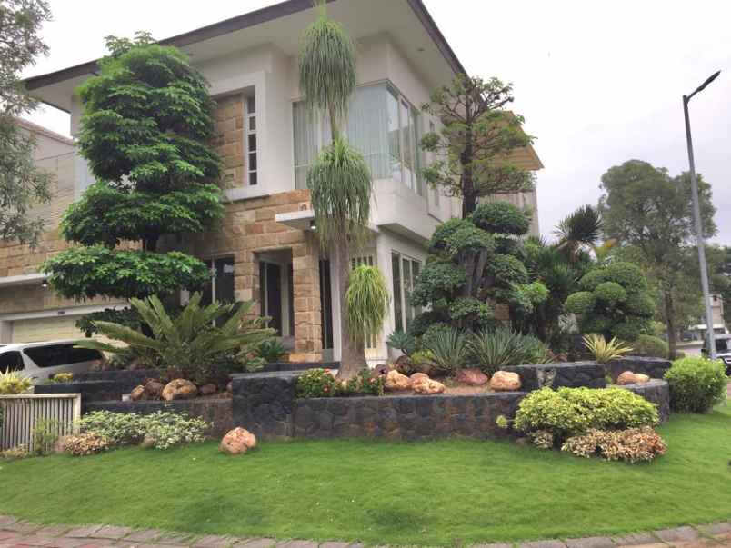 dijual rumah jalan raffles garden