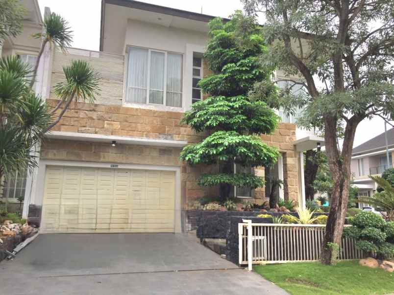 dijual rumah jalan raffles garden