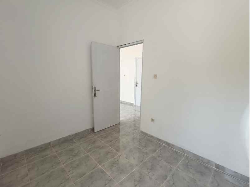 dijual rumah jalan raya babakan tajur