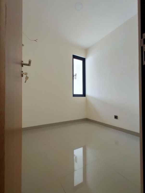 dijual rumah jalan raya ceger pondok aren