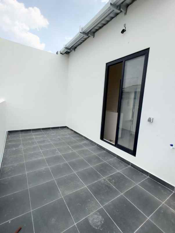 dijual rumah jalan raya ceger pondok aren