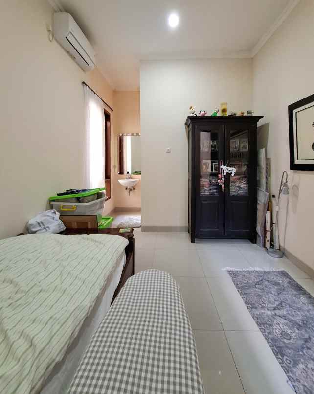 dijual rumah jalan raya cilandak citos