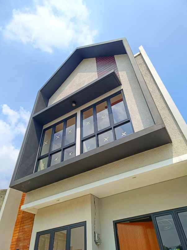 dijual rumah jalan raya dr setia budi