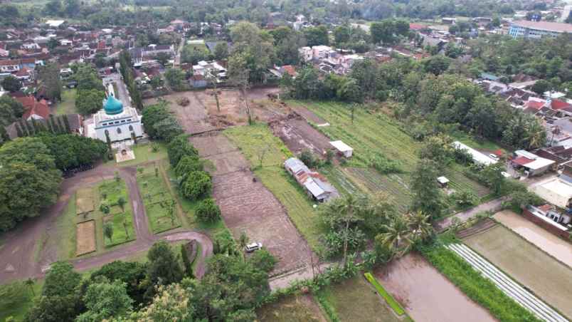 dijual rumah jalan raya tajem