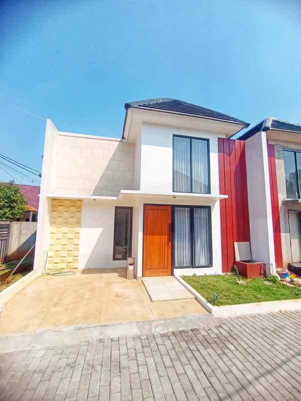 dijual rumah jalan sengon raya