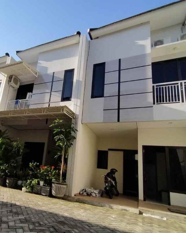 dijual rumah jalan sidosermo indah