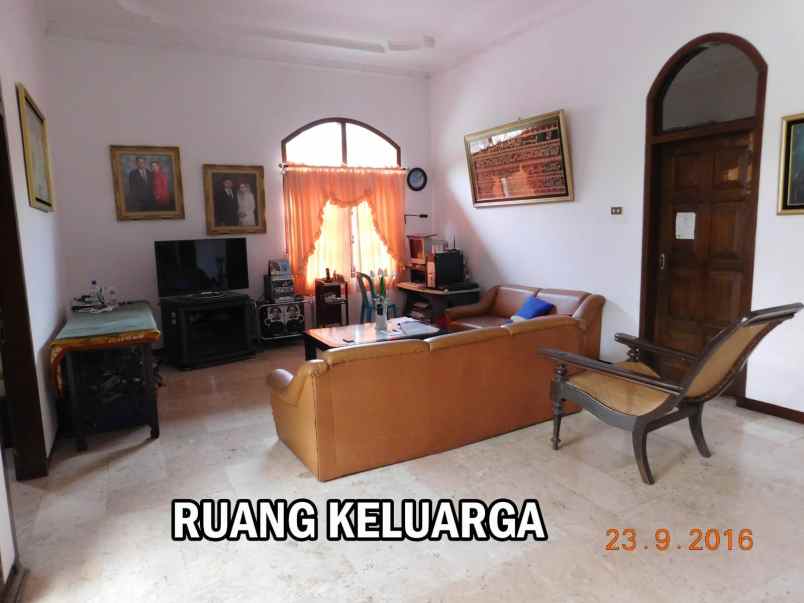 dijual rumah jalan sultan agung