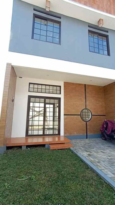 dijual rumah jambudips