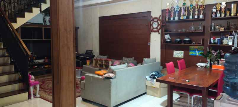 dijual rumah jatibening