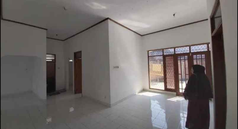 dijual rumah jatiwaringin asri