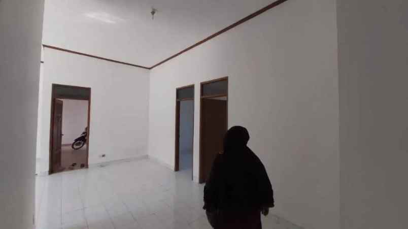 dijual rumah jatiwaringin asri