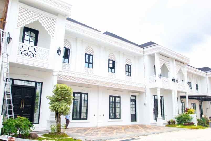dijual rumah jl bakti