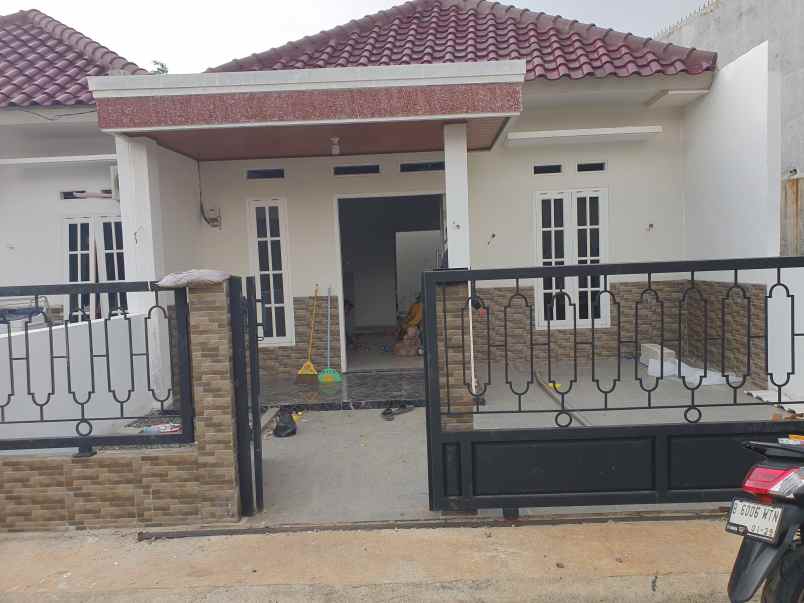 dijual rumah jl beruang raya pondok
