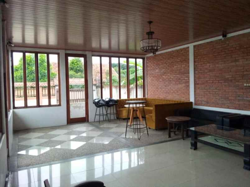 dijual rumah jl bougenville no 8