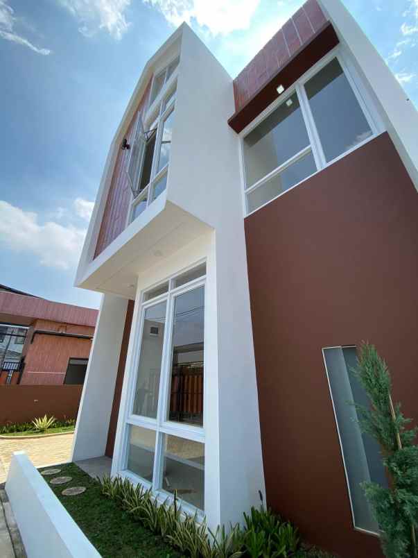 dijual rumah jl budi