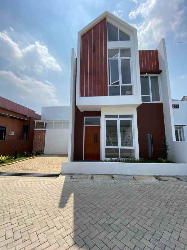 dijual rumah jl budi