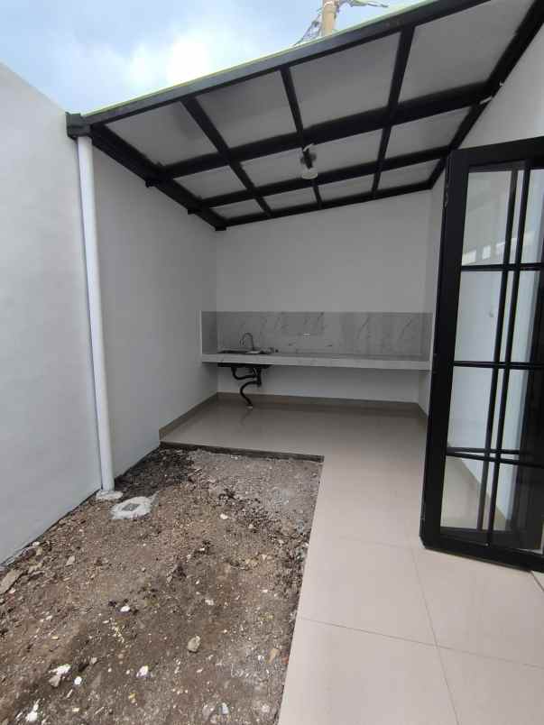 dijual rumah jl cibiru
