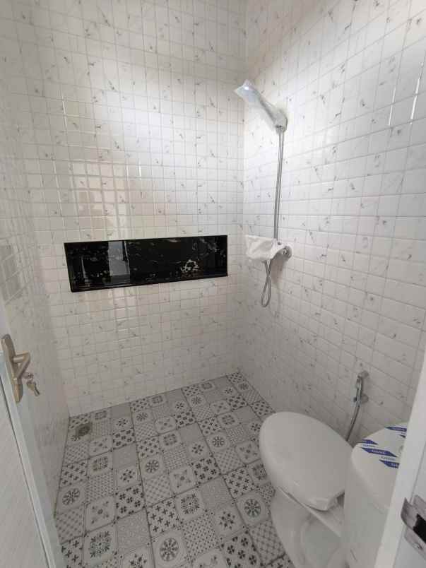 dijual rumah jl cibiru