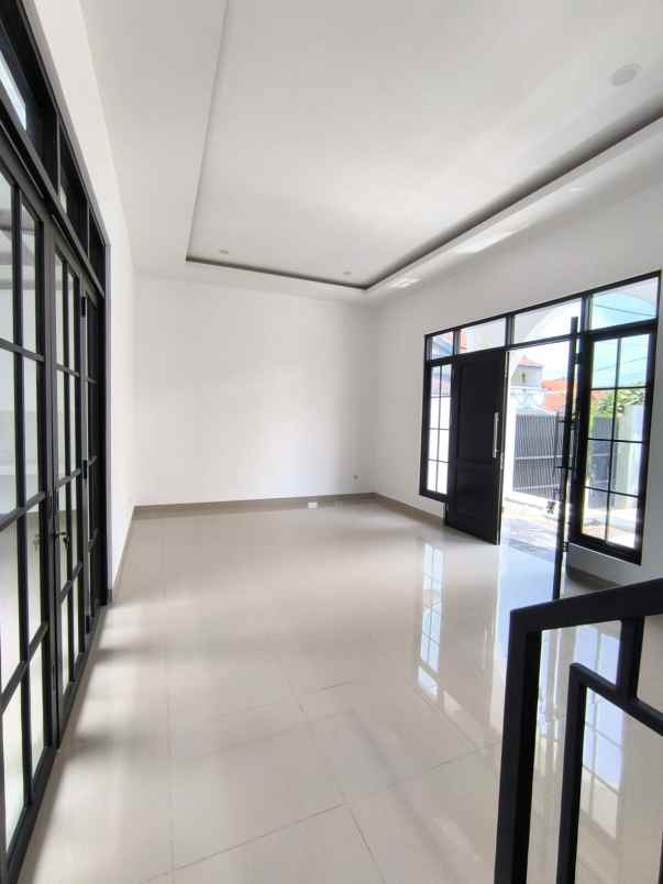 dijual rumah jl cibiru