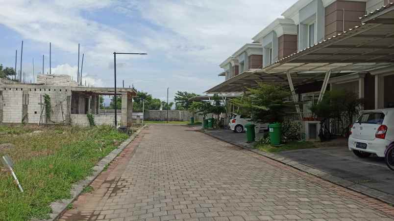 dijual rumah jl gajah mada kwadungan