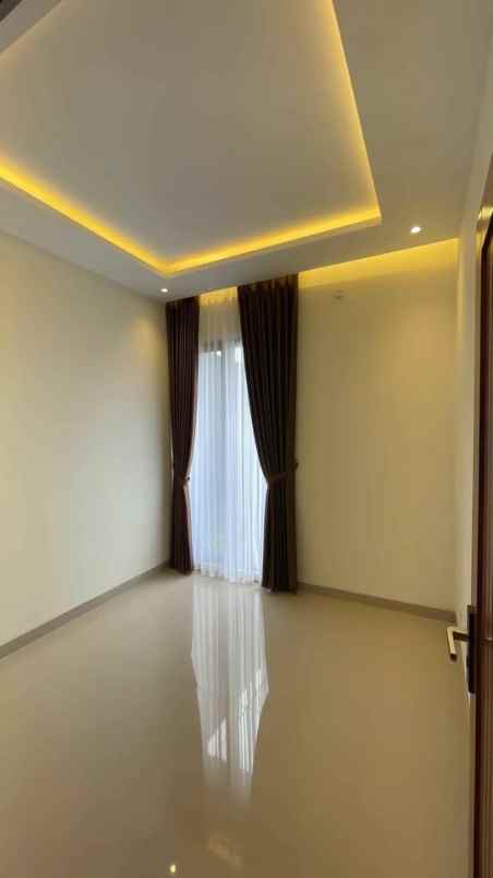 dijual rumah jl kaliurang km 11