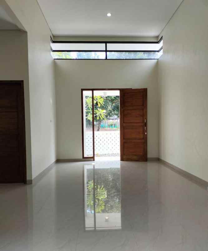 dijual rumah jl kaliurang km 12 5