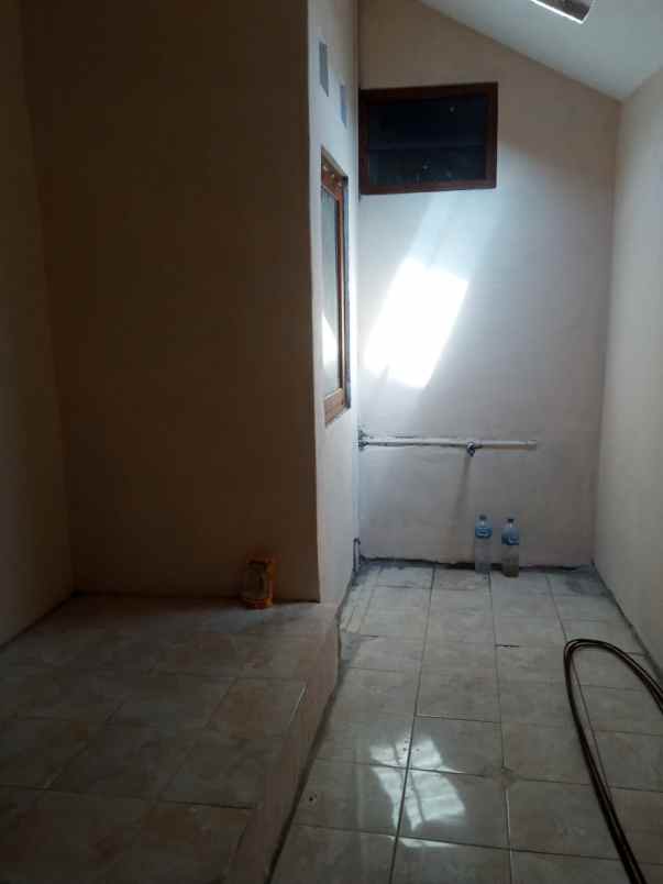 dijual rumah jl karangjati