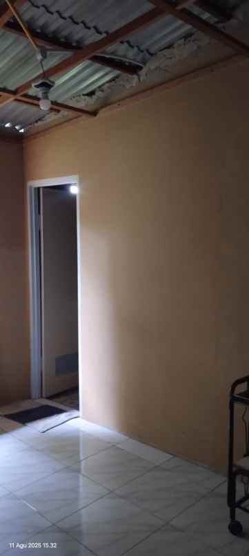 dijual rumah jl karya 1