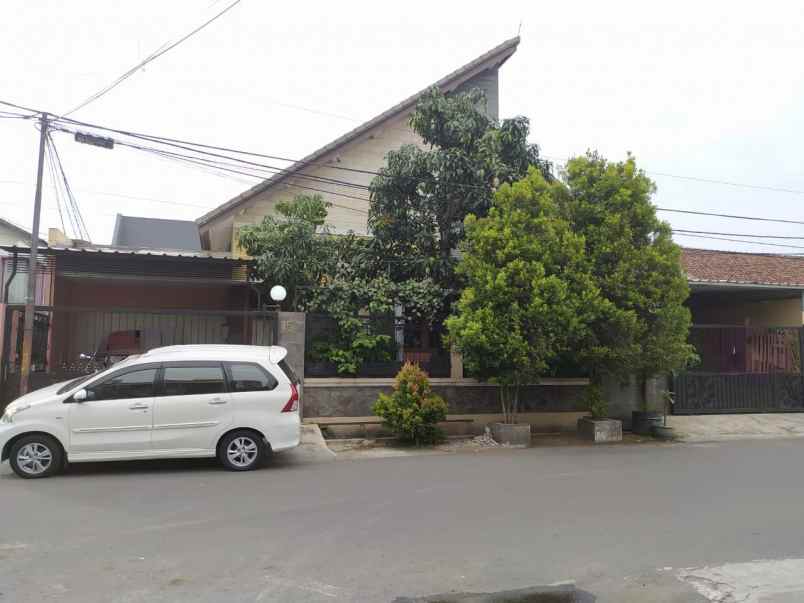 dijual rumah jl kota baru ciateul