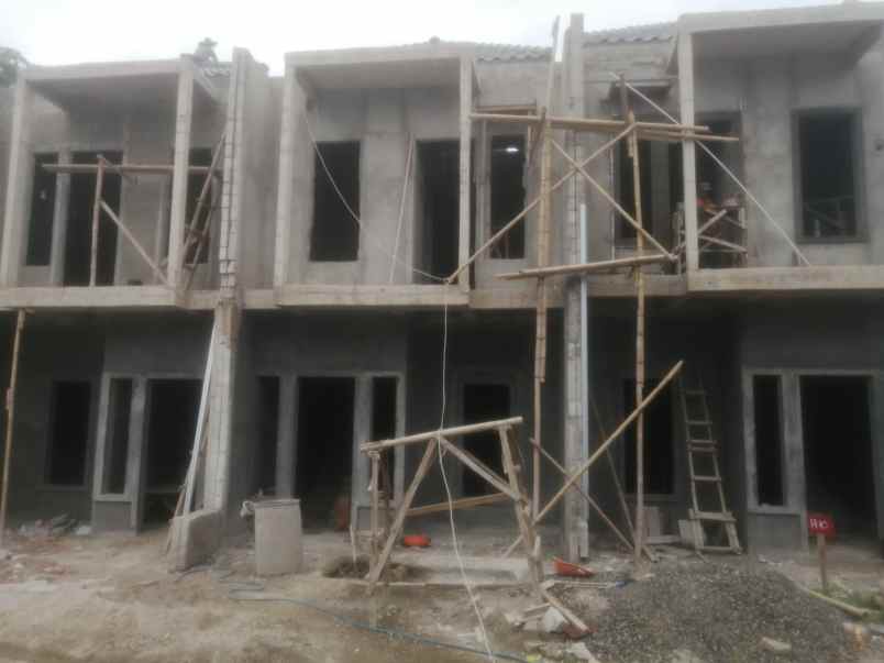 dijual rumah jl kranggan permai raya