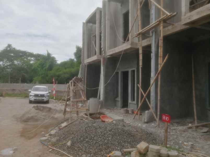 dijual rumah jl kranggan permai raya