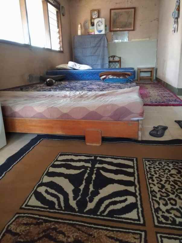 dijual rumah jl labuan kebon waru