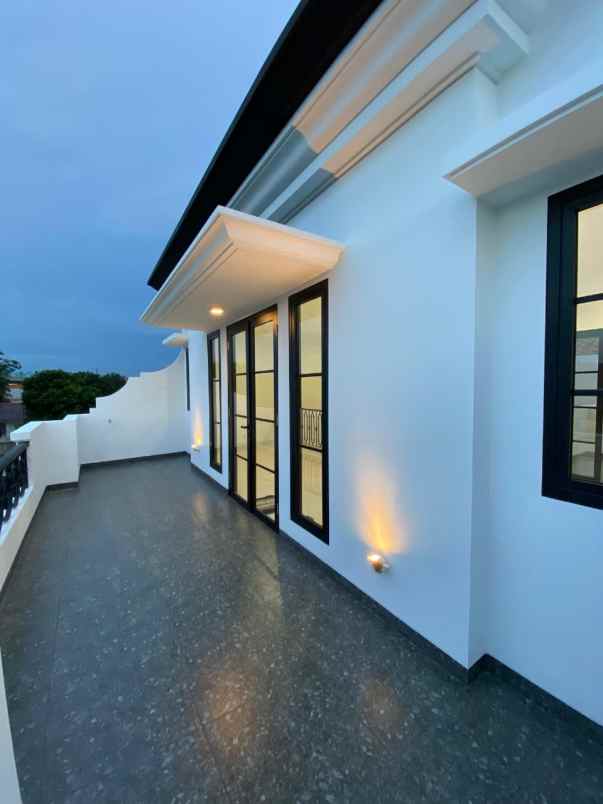 dijual rumah jl lapangan tembak cibubur