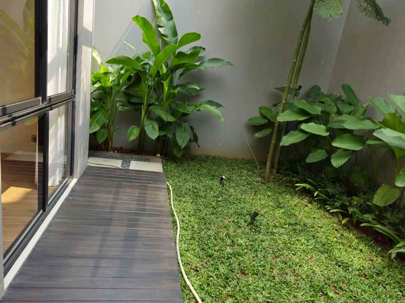 dijual rumah jl lebak bulus raya