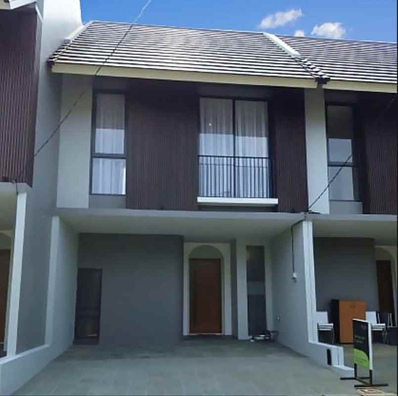 dijual rumah jl lebak bulus raya