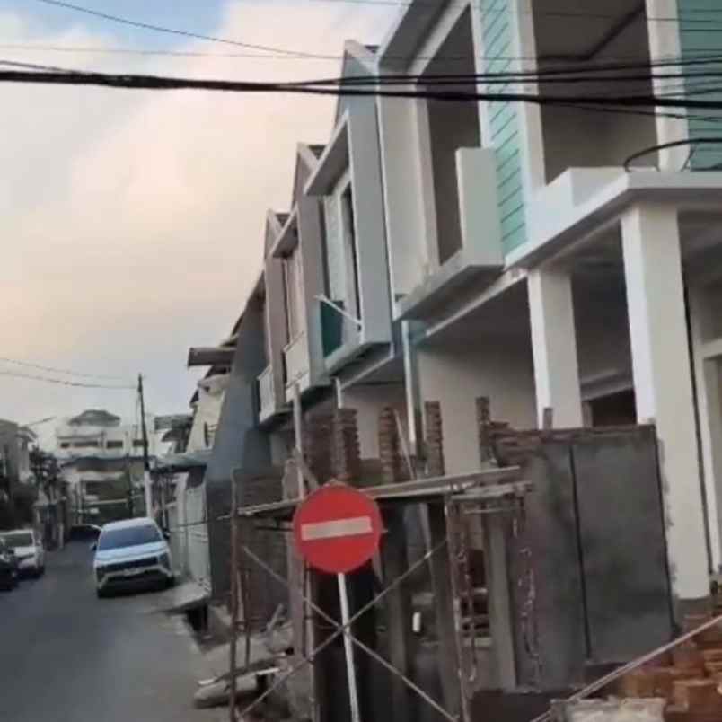 dijual rumah jl lebak indah