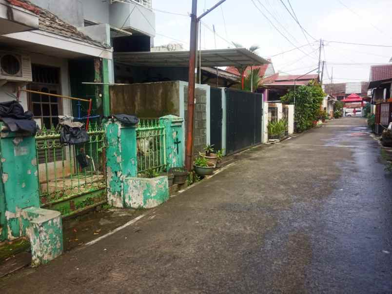 dijual rumah jl mahakam i no 88