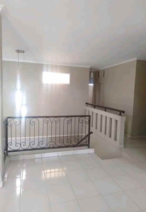 dijual rumah jl mars margahayu bandung