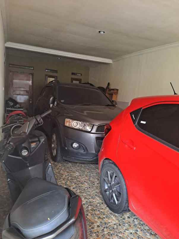 dijual rumah jl mars tata surya