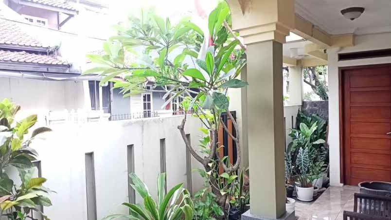 dijual rumah jl mars tata surya