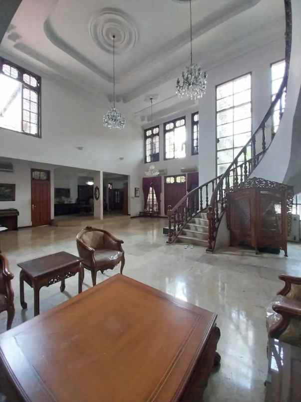 dijual rumah jl metro pondok indah