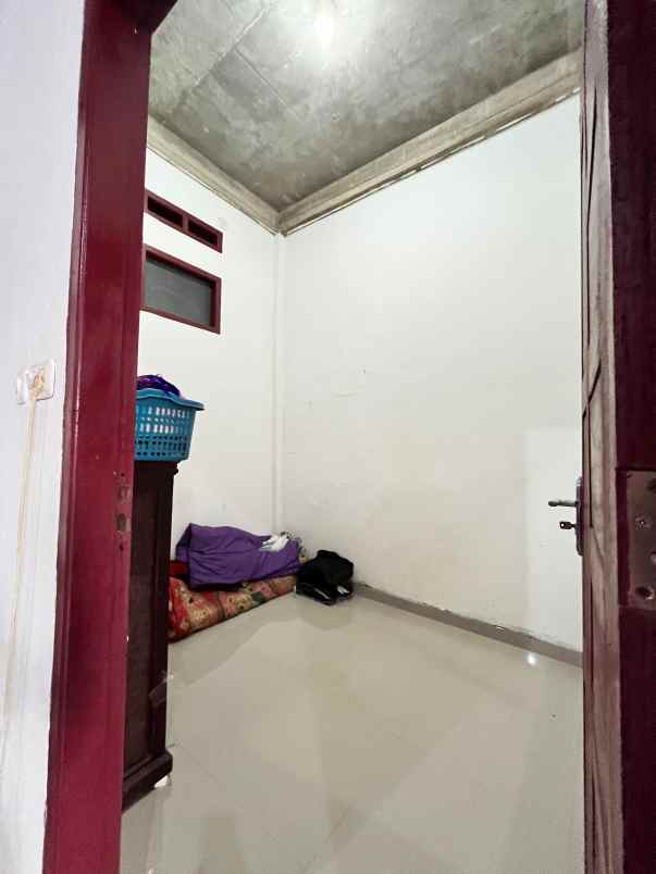 dijual rumah jl muhajirin