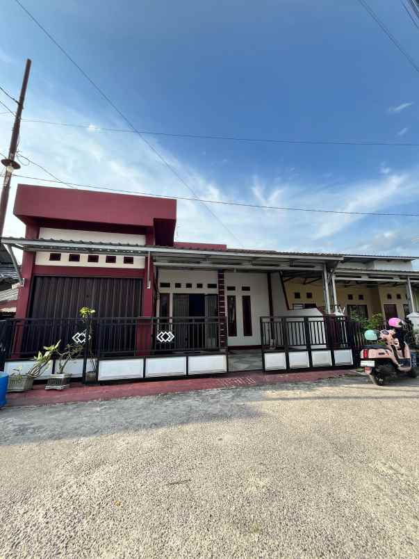 dijual rumah jl muhajirin