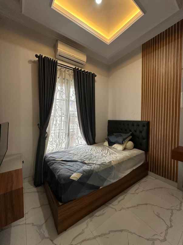 dijual rumah jl pagujaten