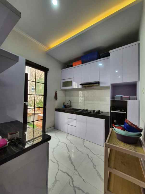 dijual rumah jl pagujaten