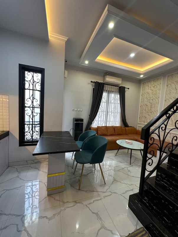 dijual rumah jl pagujaten