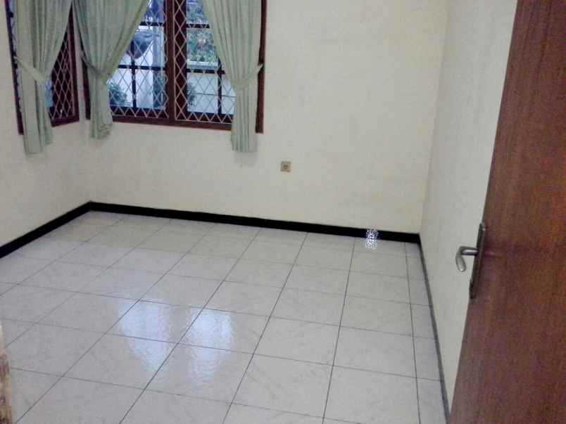 dijual rumah jl pondok kelapa duren