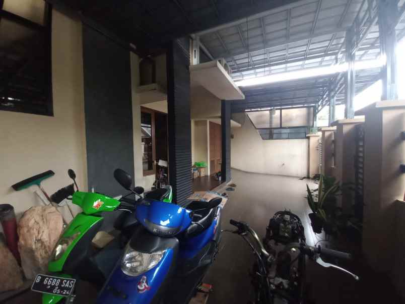 dijual rumah jl pondok kelapa raya