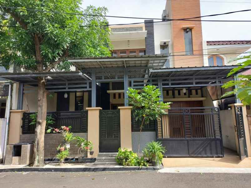 dijual rumah jl pondok kelapa raya