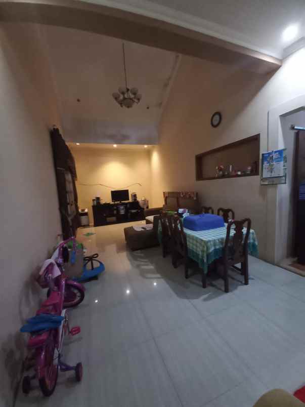 dijual rumah jl pondok kelapa raya